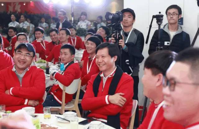 畫(huà)風(fēng)突轉(zhuǎn)，小米也要涉足餐飲業(yè)